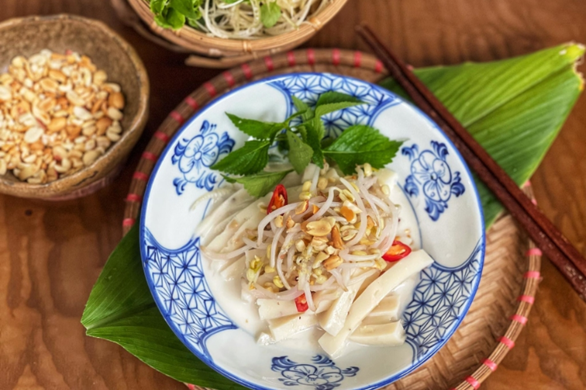Hướng dẫn cách làm bánh đúc nộm thơm ngon, hấp dẫn, chuẩn vị Hà Nội ngay tại nhà