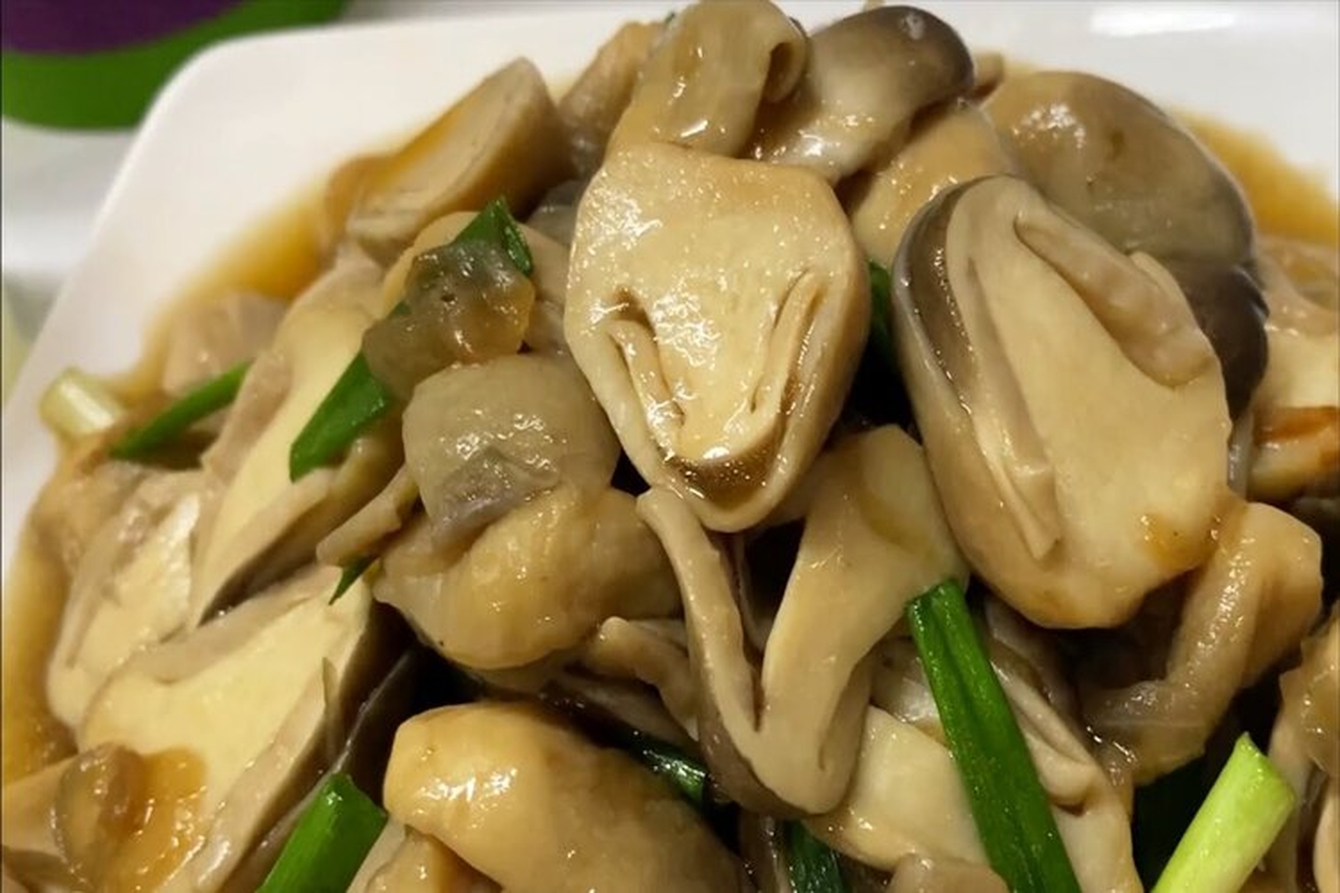 Tổng hợp các cách chế biến nấm rơm thơm ngon dễ làm, món chay hay món mặn đều hấp dẫn