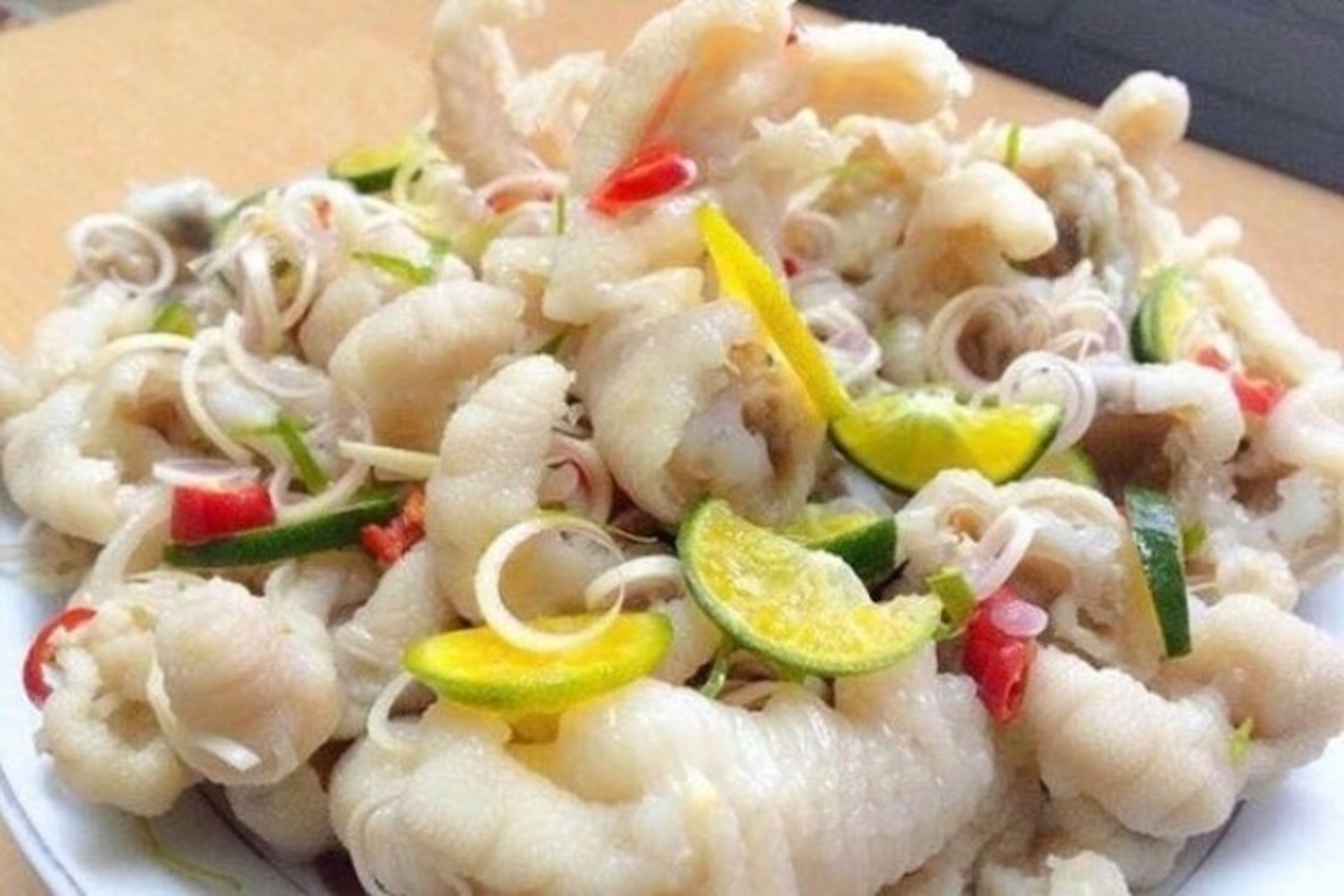 Cách làm chân gà rút xương ngâm sả tắc chua ngọt giòn sần sật ngon khó cưỡng