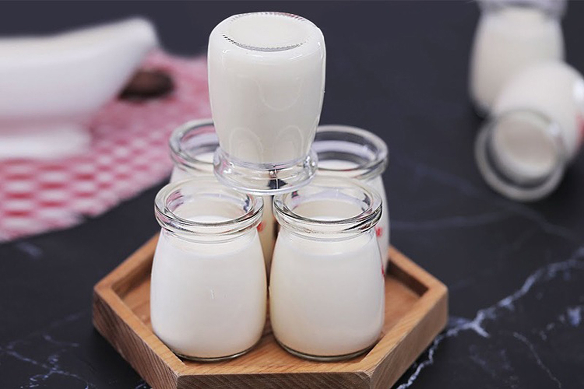 Cách làm sữa chua úp ngược bằng nồi chiên không dầu đơn giản, nhanh chóng và ngon miệng tại nhà