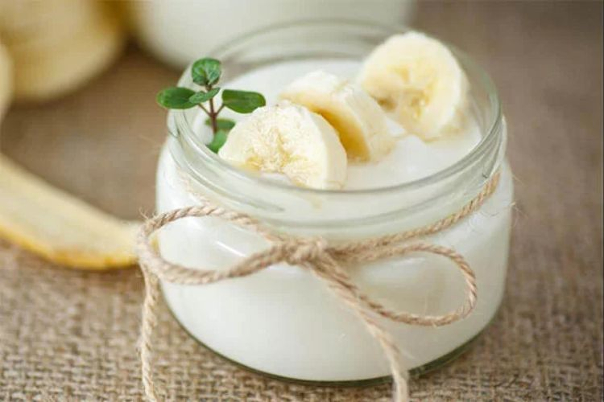 Chuối dầm sữa chua: Món tráng miệng béo ngọt, thơm ngon có cách làm cực kỳ đơn giản