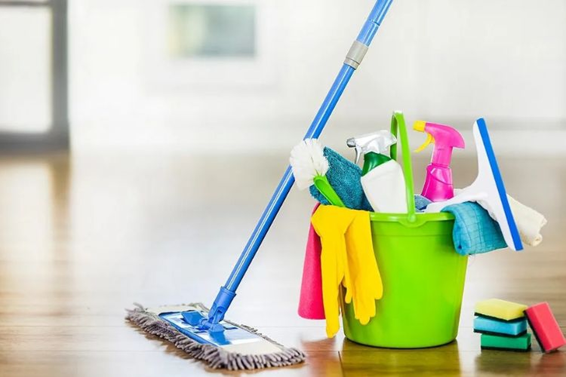 Các dụng cụ vệ sinh nhà cửa không thể thiếu giúp không gian gia đình luôn sạch sẽ