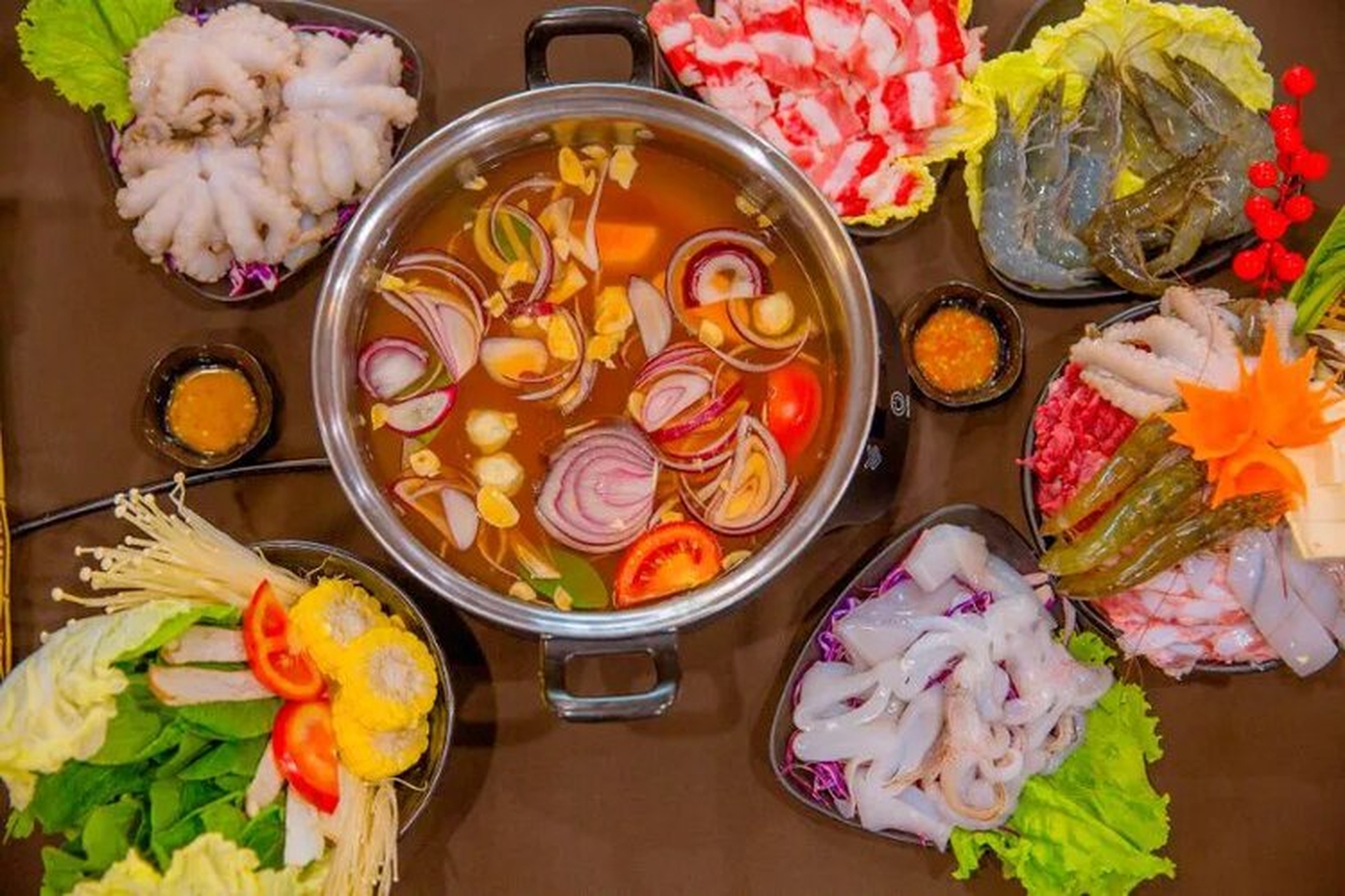 Lẩu thập cẩm gồm những gì? Những nguyên liệu cần có để có nồi lẩu thập cẩm ngon "bất bại"
