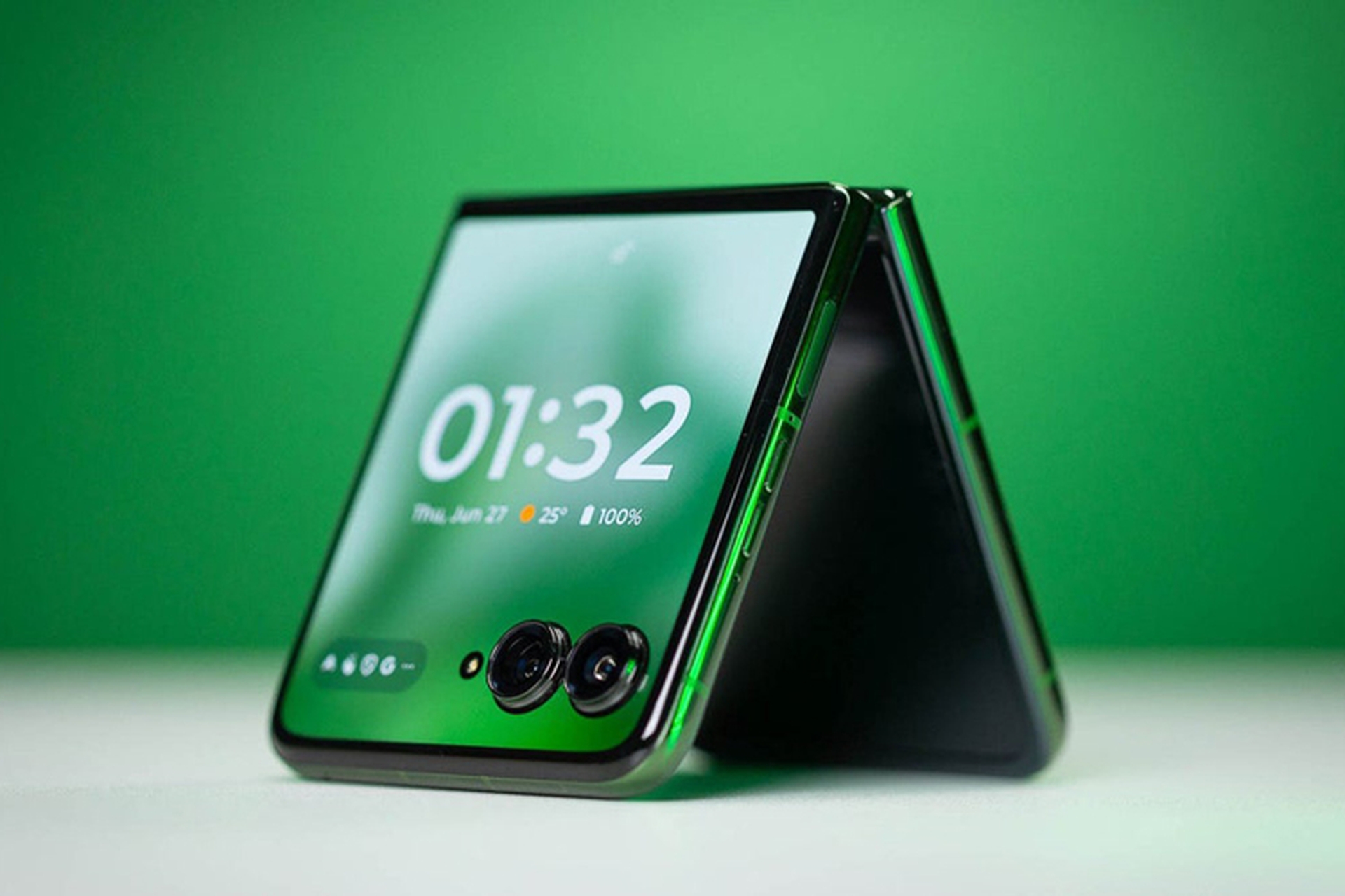 Motorola Razr+ 2025 (Razr 60 Ultra) lộ diện: Thiết kế không đổi, nâng cấp chip Snapdragon 8 Elite