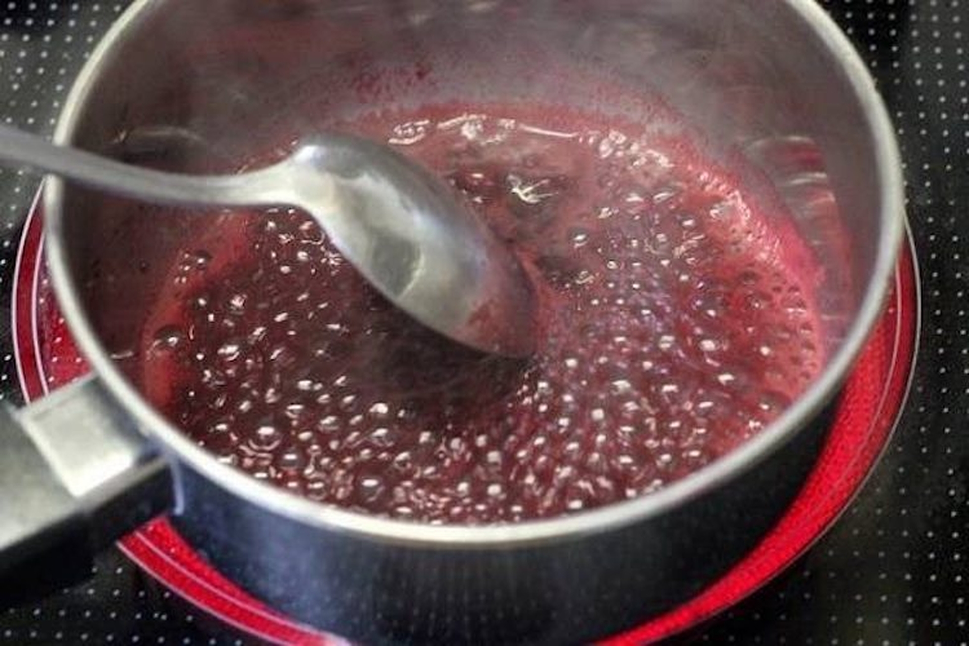 Bí quyết làm rau câu củ dền giòn dai, màu sắc đẹp tự nhiên, đảm bảo an toàn