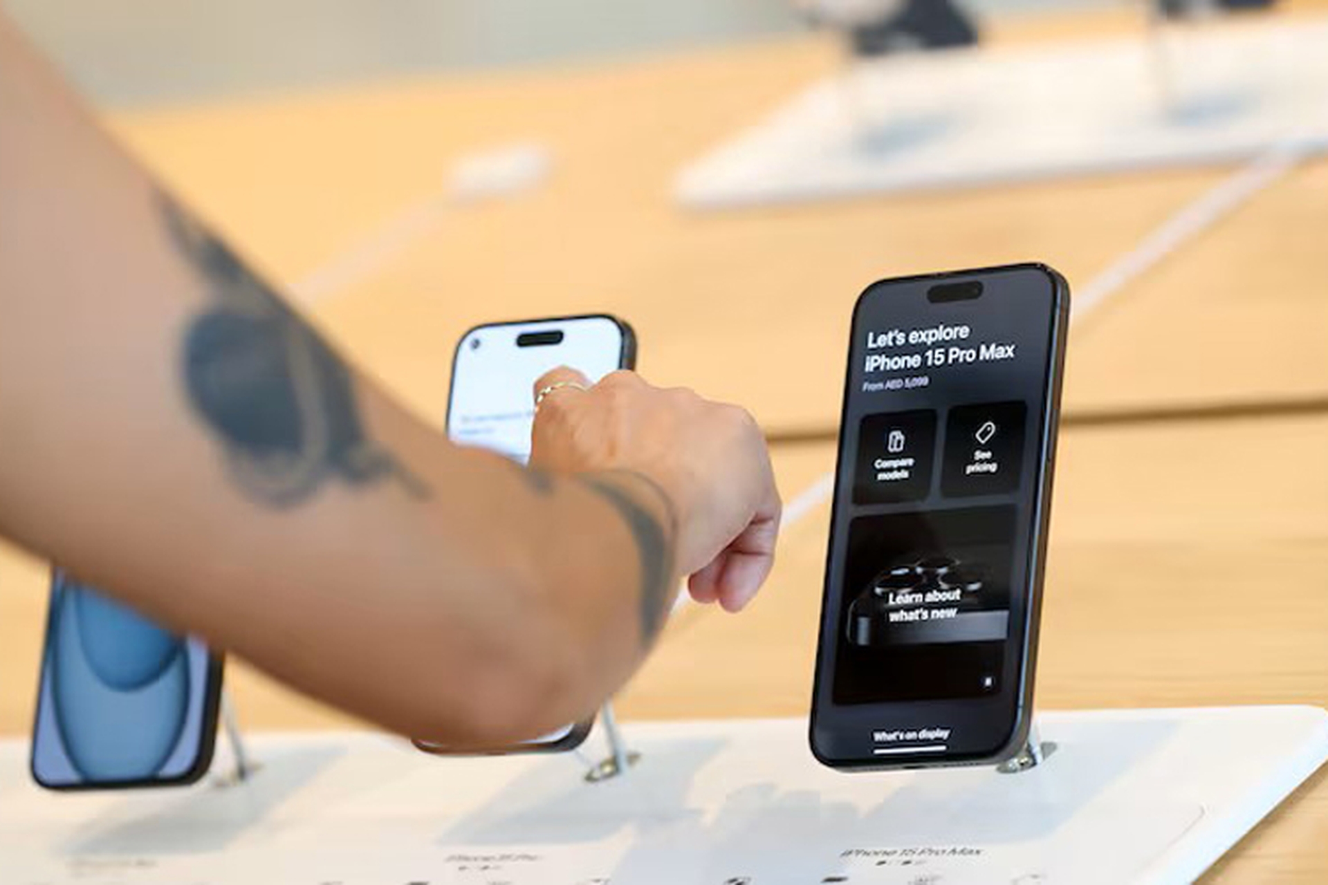 Tin công nghệ 05/02: Apple có nhiều smartphone bán chạy nhất 2024, Galaxy S26 Ultra sẽ dùng camera âm màn, smartphone màn hình gập ba của Samsung sẽ có tên gọi là Galaxy G Fold?