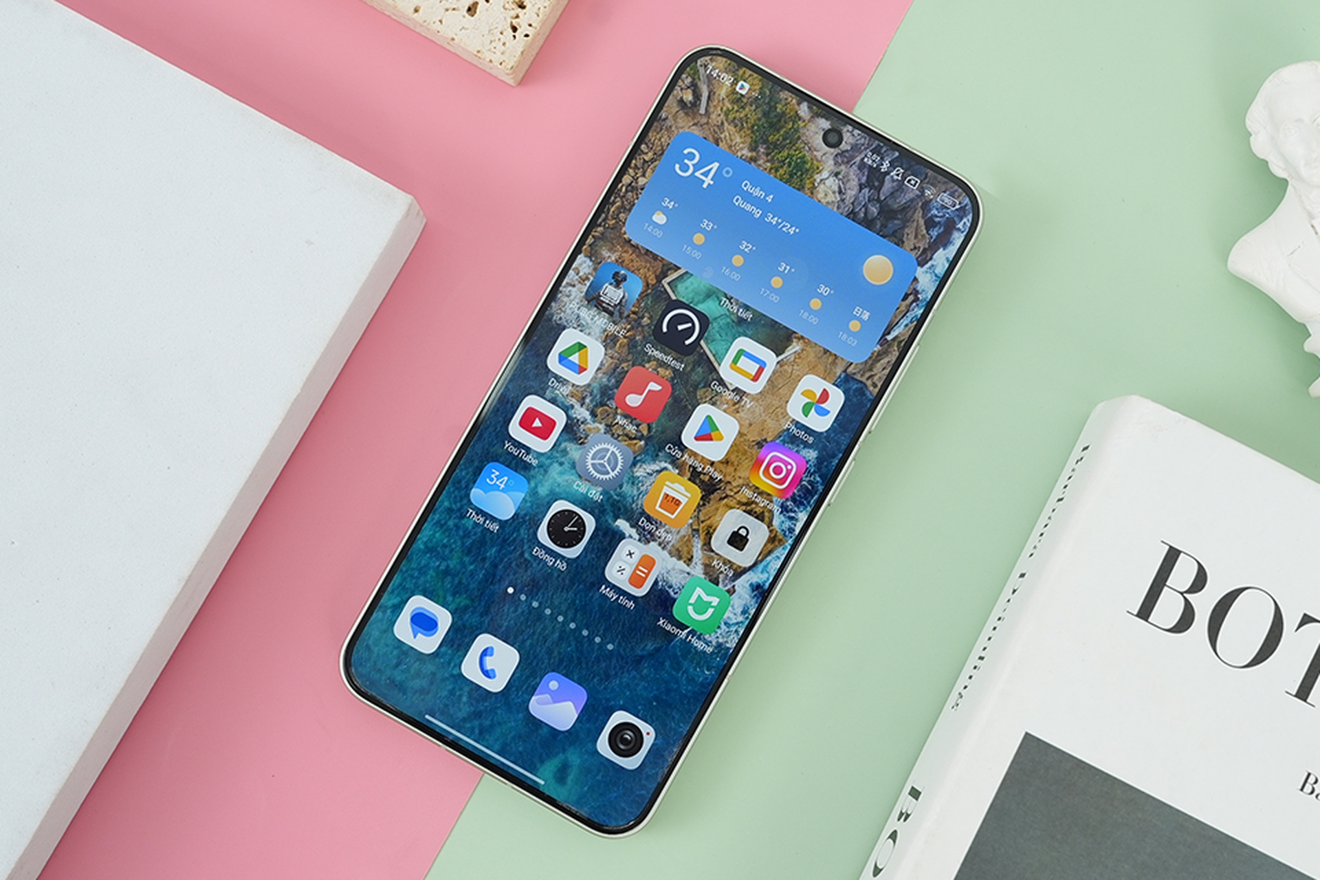 Trên tay Xiaomi 15: Thiết kế sang trọng, cấu hình mạnh mẽ với chip Snapdragon 8 Elite