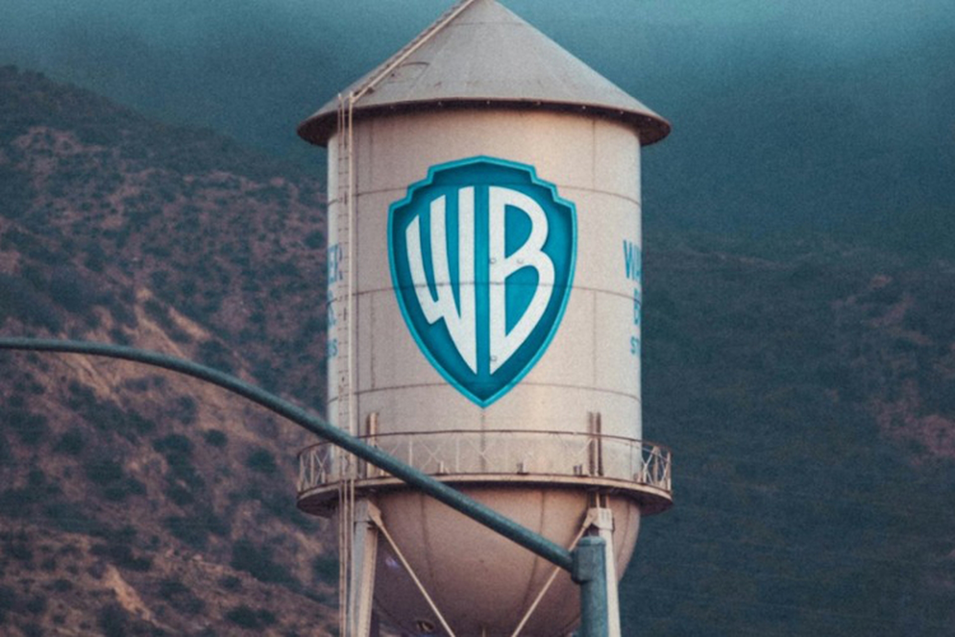 Warner Bros. phát hành miễn phí 31 bộ phim trên YouTube: Giải pháp xem phim không tốn kém