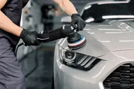 Đánh bóng xe ô tô có thật sự cần thiết? Tác dụng, thời điểm lý tưởng và những lưu ý quan trọng khi thực hiện