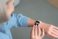 Cách chọn Apple Watch cho người già: 5 tiêu chí lựa chọn dễ dàng, an toàn và phù hợp