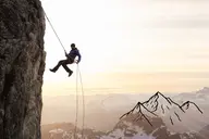 Những câu caption leo núi hay, cực chất dành cho dân trekking và phượt thủ