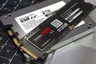 Có nên lắp thêm SSD cho máy tính không? Khi nào cần nâng cấp để máy hoạt động nhanh hơn?