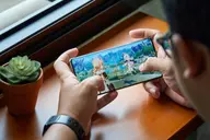 Genshin có chơi được trên điện thoại yếu không? Hạ đồ họa thế nào để chơi mượt hơn?