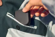 Logitech Mobi Fold ra mắt: Chuột gập đôi bỏ túi, tích hợp AI chống nhấp nhầm