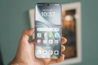 Màn hình không viền trên smartphone năm 2026: Xu hướng thiết kế đang thay đổi thế nào?