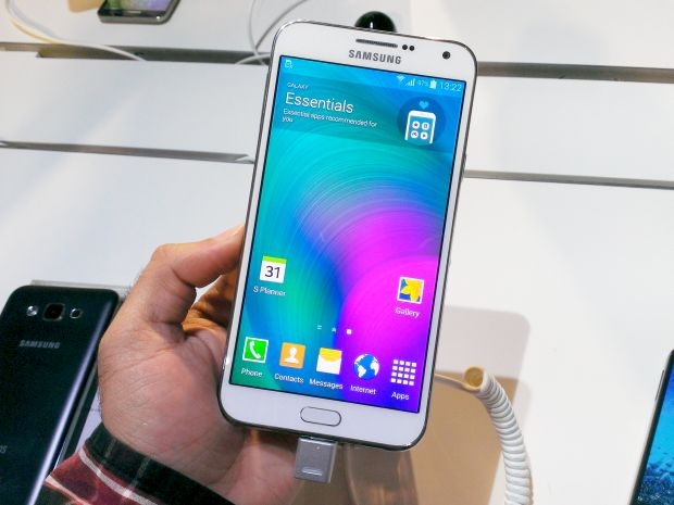 Điểm nhấn về thiết kế khiến Samsung Galaxy E7 trở thành sản phẩm gây bão