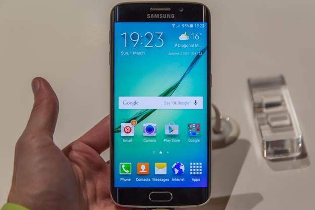 [MWC 2015] Trên tay Samsung Galaxy S6 Edge: thời lượng pin, camera và ...