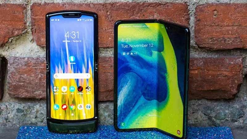 Sasmsung Razor Motorola Razr vs Samsung Galaxy Fold: Trận chiến của màn hình gập