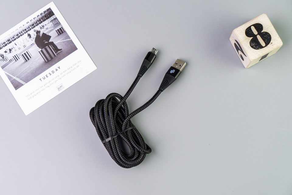 Cáp Micro Umetravel Military Fibre C1 2M