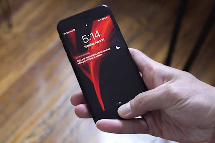 iPhone SE không hỗ trợ Haptic Touch trong trung tâm thông báo