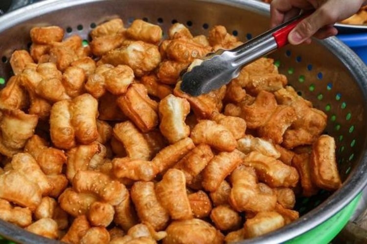 Quẩy nóng