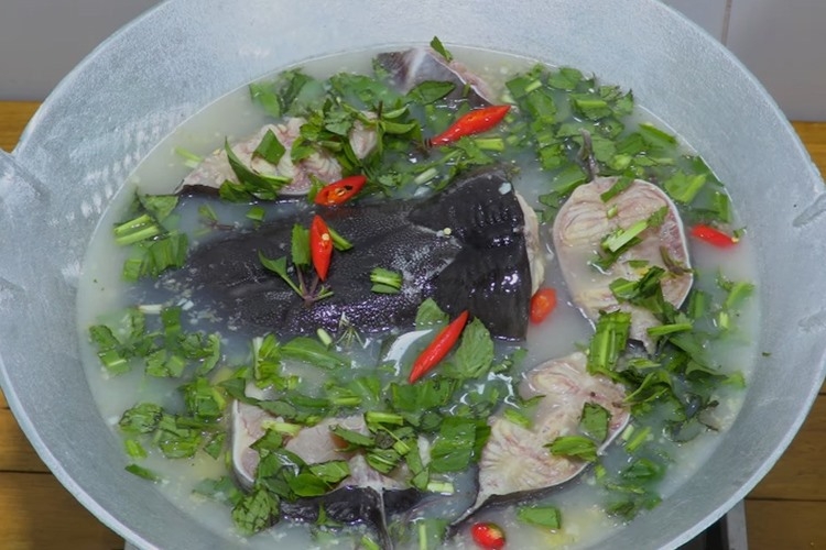 Làm cá trê nấu mẻ thanh mát, đậm đà, đưa cơm, thơm nức mũi