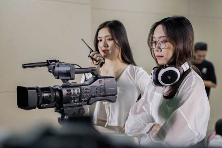 22 điểm khối D nên chọn trường nào 1