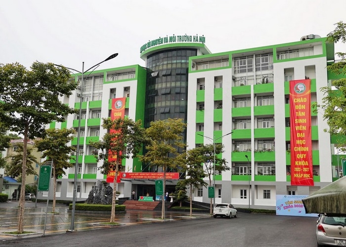 22 điểm khối D nên chọn trường nào 2