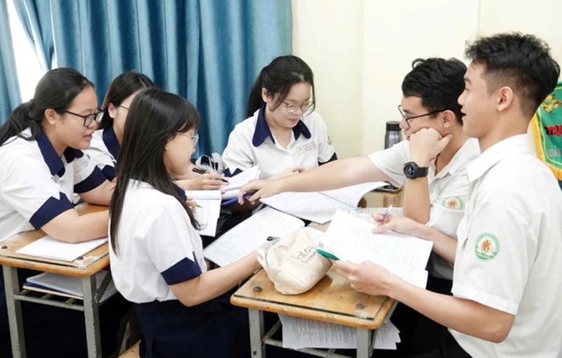 2k8 bao nhiêu tuổi (hình 1)