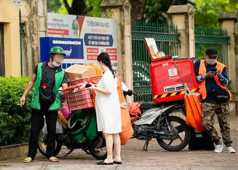 1 đơn hàng Shopee shipper được bao nhiêu tiền? Cách tính lương của từng app