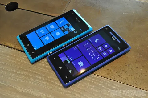 Ưu nhược điểm của Lumia 820 và HTC 8X