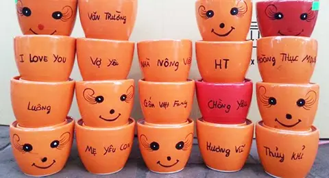 Nối gót Coca, Bát Tràng mở dịch vụ in tên lên gốm sứ