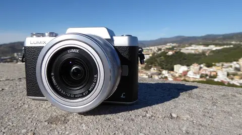 Đánh giá Panasonic GF7