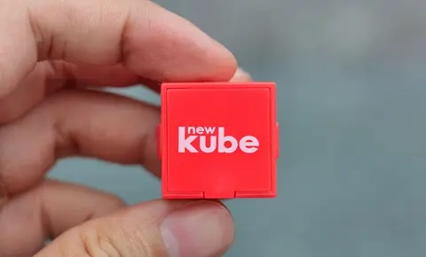 Máy nghe nhạc newKube thời trang cho giới trẻ