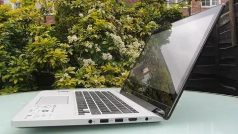 Asus Transformer Book Flip TP300LA – Chiếc máy tính xách tay đầy hấp dẫn của Asus