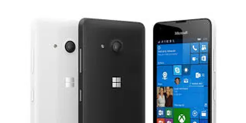 Mở hộp Microsoft Lumia 550 đầu tiên tại Việt Nam