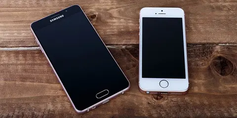So sánh Galaxy A5 2016 và Iphone SE - Chiến thắng dành cho những thay đổi lớn!