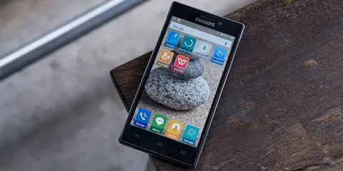 Có nên mua điện thoại pin “trâu" Philips V787?