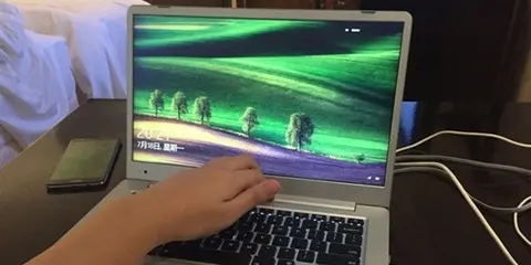 Sau bộ khung và cấu hình, Xiaomi Mi Notebook lộ ảnh chạy Windows