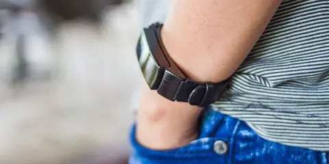 Trên tay Infinix X-Band: Vòng đeo tay thông minh kiêm tai nghe Bluetooth tiện lợi, linh hoạt, giá 1.39 triệu đồng