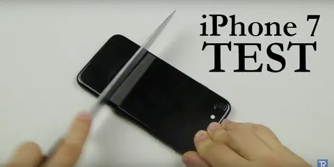 iPhone 7 Jet Black có dễ trầy hay không?