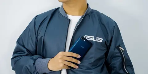 Trong tháng 11, mua Zenfone 4 Max Pro được tặng áo Bomber cực ngầu trị giá đến 500.000 VNĐ
