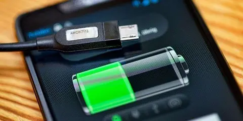 Top 5 smartphone tầm trung có dung lượng pin khủng 