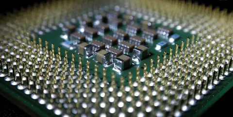 Intel sẽ sản xuất thử nghiệm chip xử lý 7nm trong năm nay 