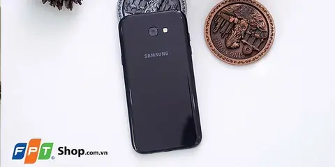 Trên tay nhanh A7 2017 - "đáng giá từng xu":  IP68, USB-Type C, chế độ Always on Display 