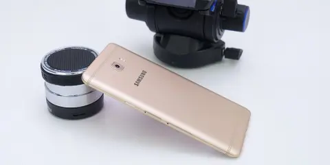 Mãnh thú Galaxy C9 Pro màn hình 6 inch, RAM 6GB chính thức lên kệ FPT Shop