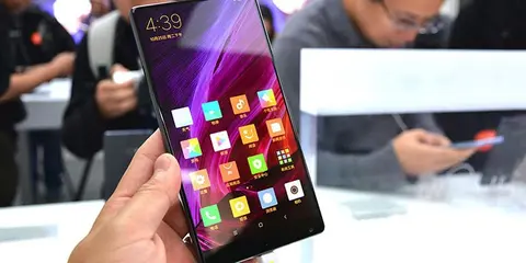 Màn hình smartphone thay đổi thế nào theo thời gian?