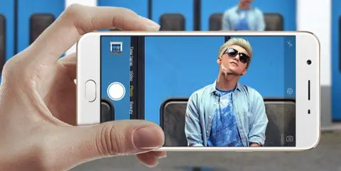 Smartphone thiết kế cao cấp, camera selfie 16MP, RAM 3GB chính thức hạ giá tại FPT Shop