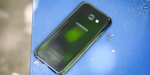 Galaxy A4 2017 bất ngờ xuất hiện: Màn hình AMOLED 5 inch, RAM 3GB, ROM 32GB