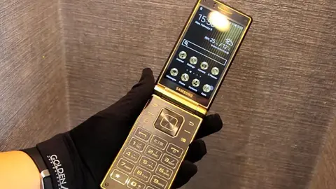 Rò rỉ điện thoại nắp gập của Samsung có màn hình cong như Galaxy S8